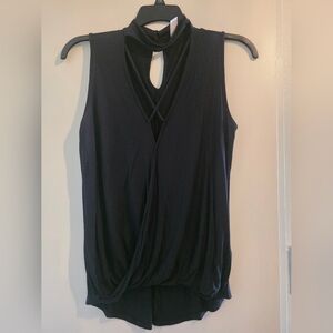 VENUS Elegant Black Sleeveless Blouse